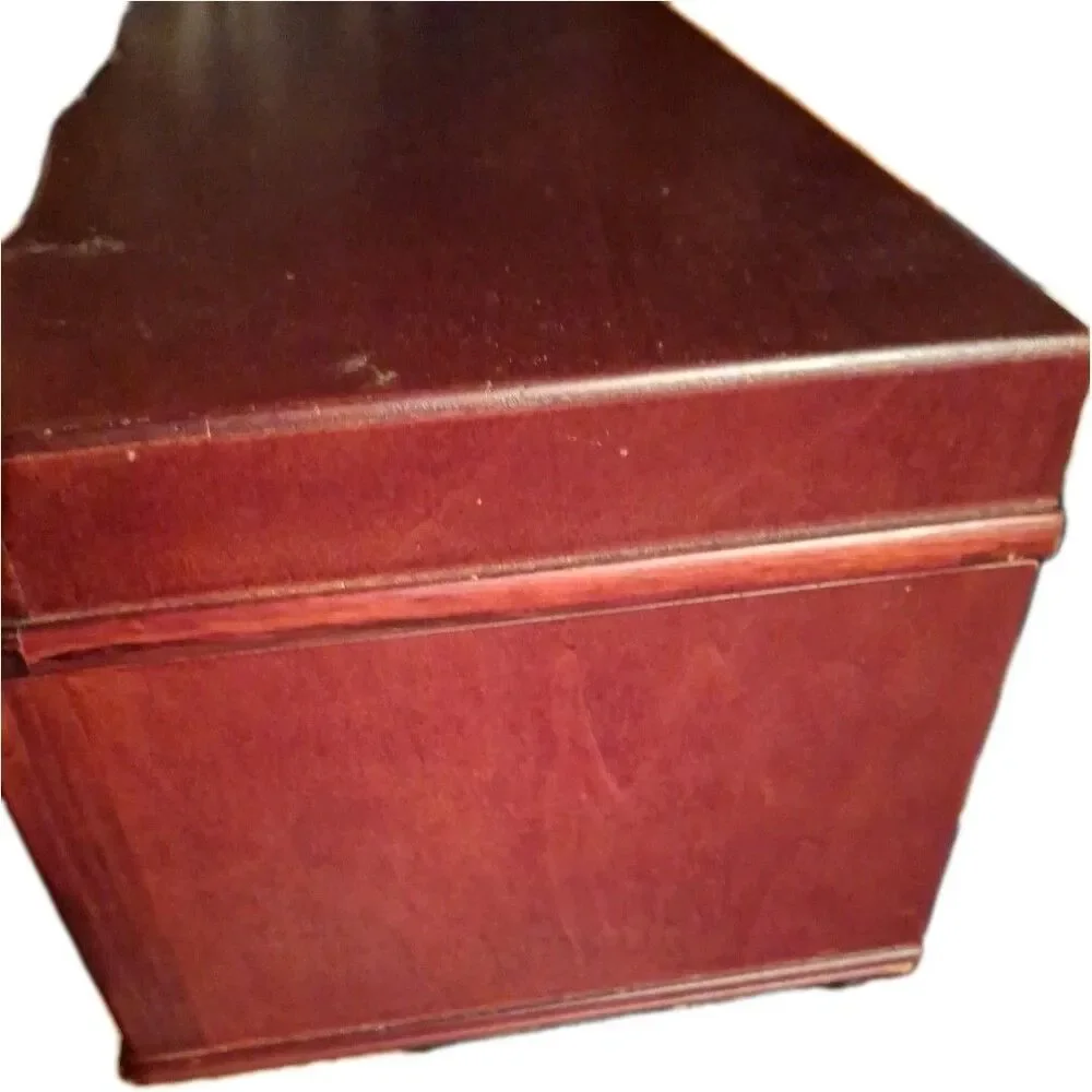 Cherrywood velvet interior